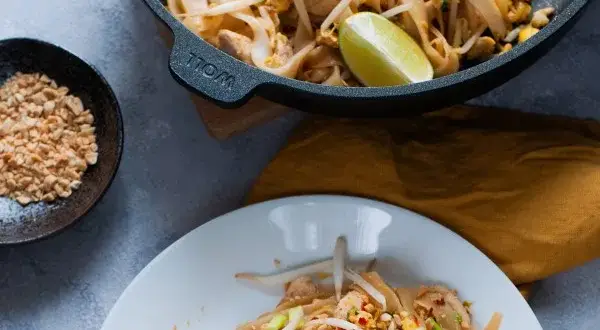 Jak zrobić pad thai z kurczakiem - prosty przepis na pyszne danie