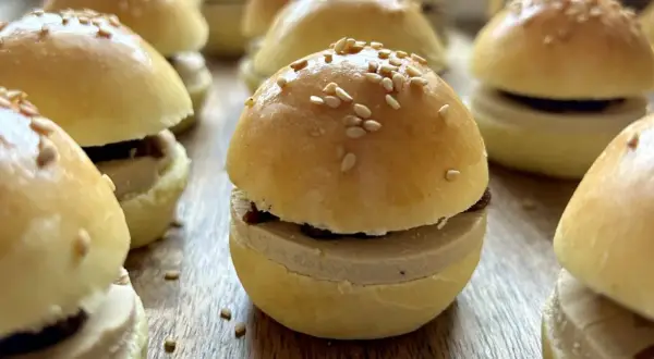 Mini burgers parfaits : recettes, astuces & buns maison pour l'apéro