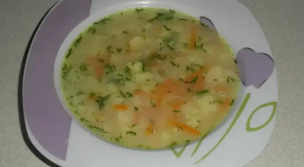 Sekrety babci: idealna zupa kalafiorowa jak z dzieciństwa przepis!