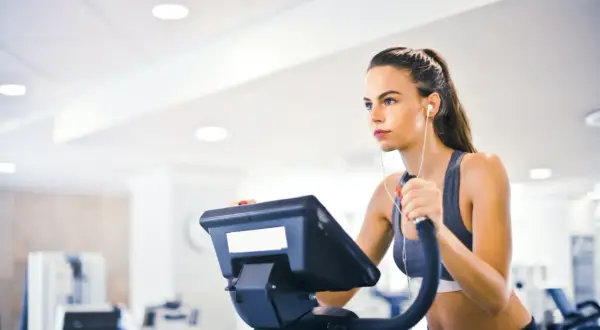 Ile kalorii spala trening cardio? Sprawdź efektywność swoich ćwiczeń