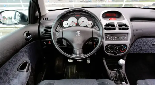 Ile pali peugeot 206 1.4 benzyna? Sprawdź realne spalanie w praktyce