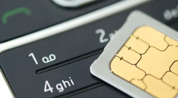 Czy roaming jest darmowy? Sprawdź, jak uniknąć wysokich opłat za granicą