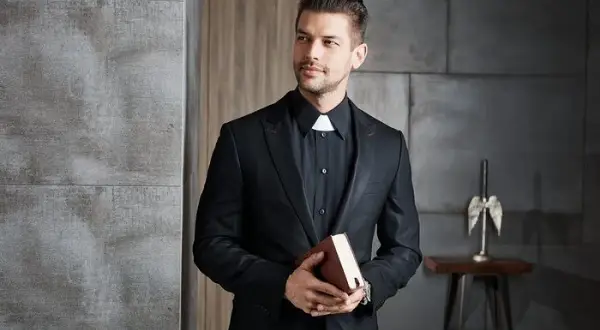 Jak napisać SMS do księdza, aby uniknąć faux pas i być szanowanym