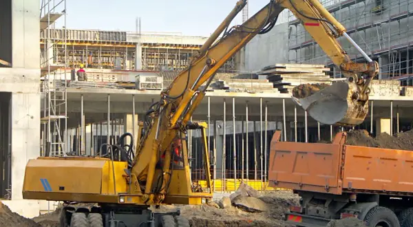 Stawki operatorów koparek: Ile zarobisz? Od 35 zł brutto do 90 zł netto