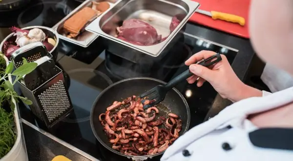 Kuchnia myśliwska – odkryj jej tajemnice, tradycje i przepisy