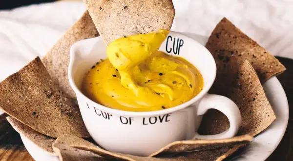 Queso para nachos perfecto: ¿Casero o comprado? ¡La guía definitiva!