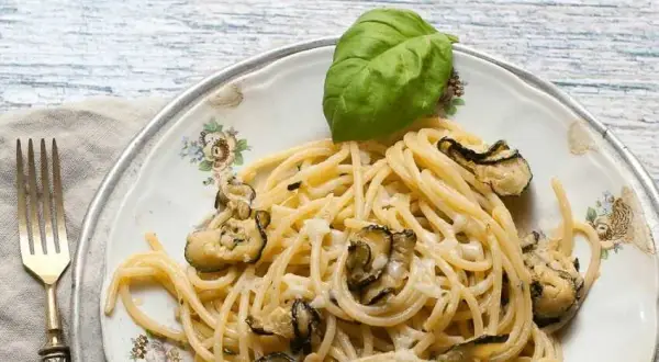 Spaghetti alla Nerano: Przepis na idealne, kremowe danie z historii