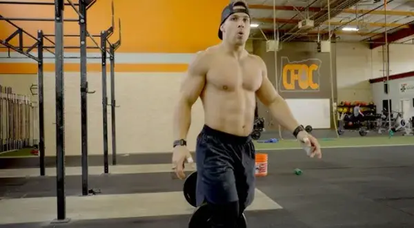 Fran CrossFit: Co to jest? Jak wykonać i skalować ten benchmark?