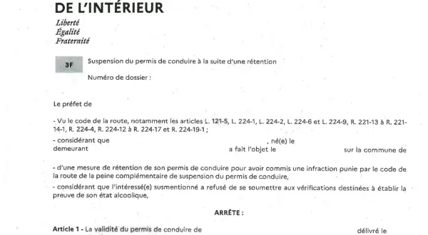 Décision du ministère de l'Intérieur concernant la suspension du permis de conduire suite à une rétention, mentionnant un vice de procédure.