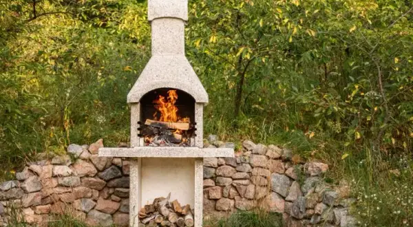 Grill z kamienia: jak zbudować, ile kosztuje, jaki kamień wybrać?