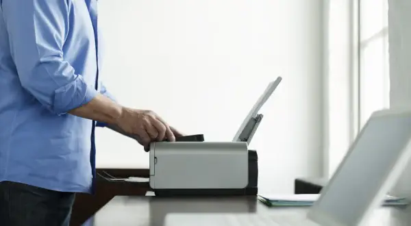 Jak dodać drukarkę do laptopa - proste kroki dla Windows i Mac