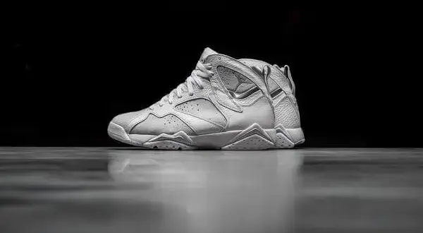 Air Jordan 7 Retro Platinum - szczegóły, ceny i dostępność sneakersów