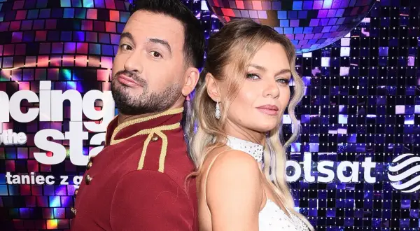 Stefano Terrazzino i jego życie prywatne w blasku fleszy. Tancerz i jego partnerka pozują na tle błyszczącej ścianki.