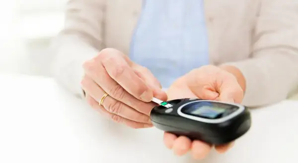Diabetolog: Kto leczy cukrzycę i jak się przygotować do wizyty?
