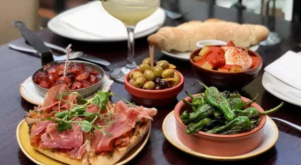 Almería: Tu Guía para las Mejores Tapas Gratis y Auténticas
