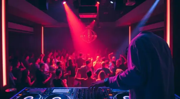Ile zarabia DJ za noc w Polsce? Stawki, koszty, zarobki