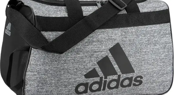 Borsone Adidas donna grigio melange con logo nero, perfetto per la palestra o il weekend.