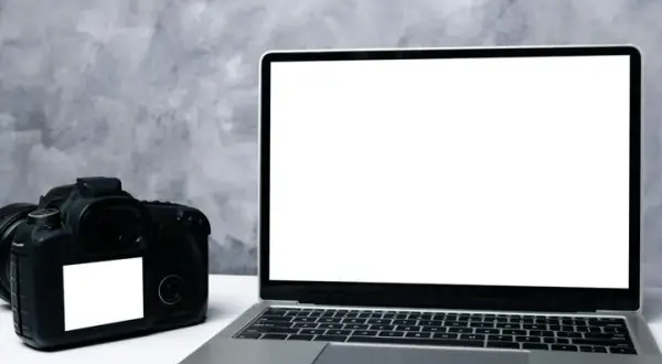 Jak zgrać zdjęcia z aparatu na komputer przez kabel USB bez problemów