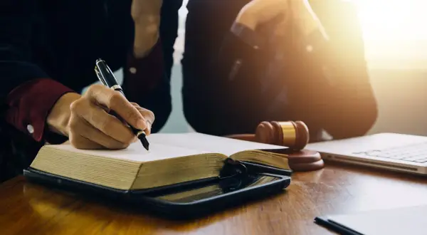 Osobowość prawna w Polsce: Kto ją ma i co to oznacza?