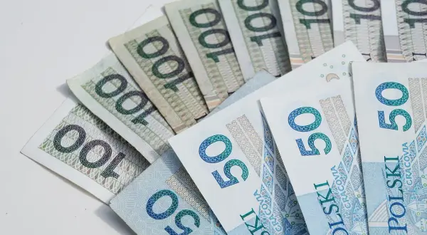Darowizna nieruchomości u notariusza: koszty, opłaty, zwolnienia.