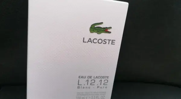 Pudełko perfum Lacoste Blanc 100ml z zielonym krokodylem.