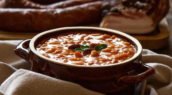Minestra di Fagioli: Ricetta Perfetta, Segreti e Varianti Tradizionali