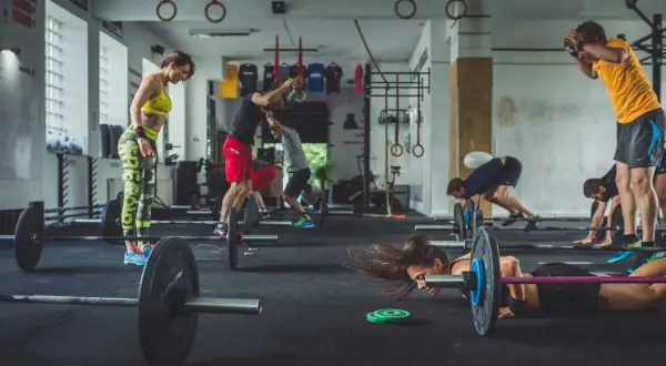 CrossFit: Czy warto? Opinie, kontuzje, koszty i efekty przewodnik