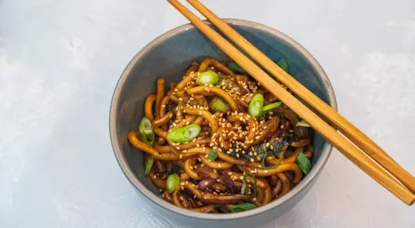Udon-Nudeln: Schnelle Rezepte für Suppe & Wok | Einfach & Lecker