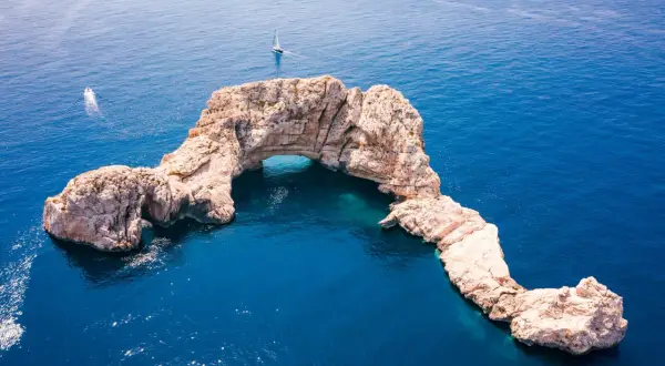 Jakie wyspy wchodzą w skład Balearów? Odkryj ich unikalne piękno