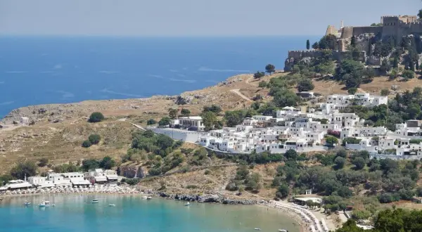 Rodos: Morze Egejskie czy Śródziemne? Wybierz idealne wakacje!
