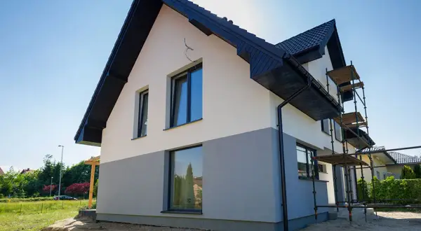 Jaki tynk na cokół wybrać? Poradnik eksperta Fryderyka Szymańskiego