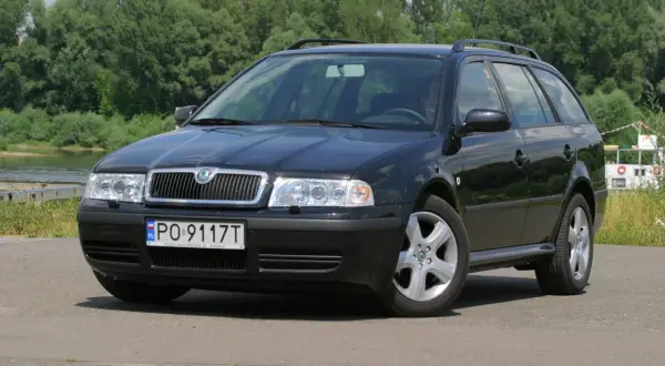 Pojemność baku Skoda Octavia 1.6: Ile litrów w Twojej generacji?