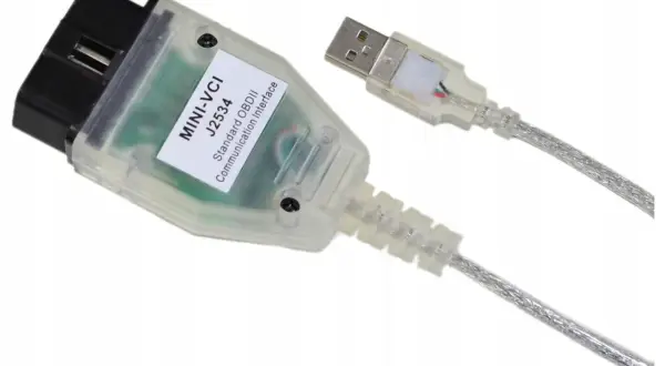 Interfejs diagnostyczny MINI-VCI J2534 do Toyoty, z kablem USB.