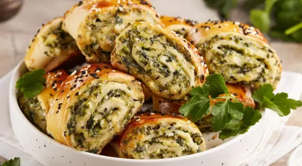 Gotowe ciasto na pizzę: 15+ pomysłów na chrupiącą pizzę i nie tylko!