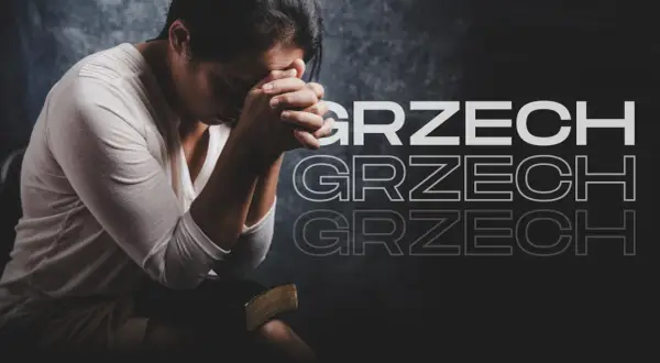 Kobieta z złożonymi dłońmi nad Biblią, pogrążona w modlitwie, symbolizująca ciężkie grzechy i pokutę.