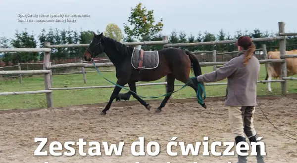 Trenerka lonżuje konia, używając lonży i bata do ćwiczeń.