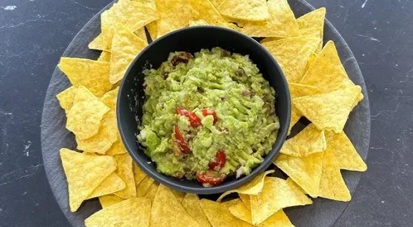 Jak przygotować idealne guacamole? Prosty przepis i sekrety smaku.