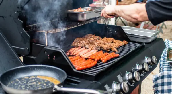 Jaki mini grill gazowy wybrać? Ranking, porady, ceny na balkon