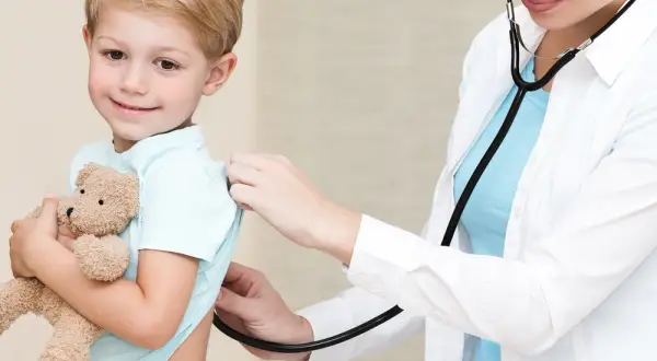 Ile po antybiotyku można szczepić dziecko? Ważne informacje dla rodziców