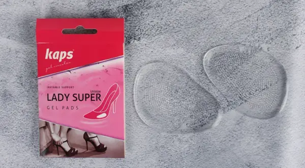 Kaps Lady Super Gel Pads – rozwiązanie, co zrobić jak buty obcierają z tyłu. Dwa przezroczyste wkładki żelowe.