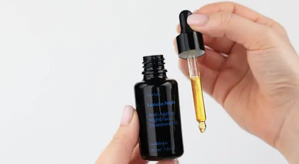 Iman of Noble Serum jak stosować – proste kroki dla pięknej skóry