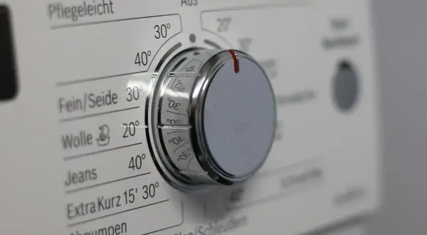 W czym prać kurtkę narciarską, aby nie zniszczyć jej właściwości?