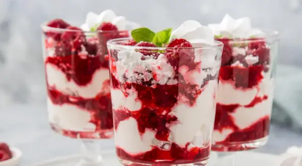 Himbeer-Baiser-Dessert: Einfaches Rezept & schnelle Varianten