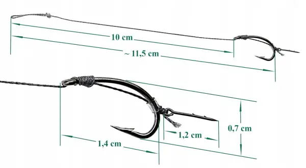 Przypon do metody z haczykiem o długości 1,4 cm i zadziorem 1,2 cm. Całkowita długość przyponu to ok. 11,5 cm.