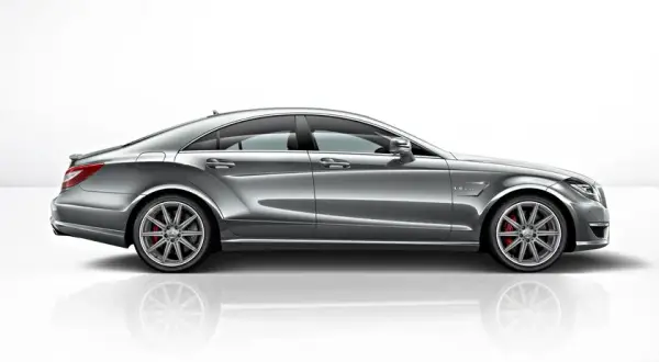 Mercedes CLS 63 AMG Coupe - moc, osiągi i porównania z S