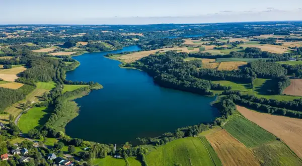Pomorskie atrakcje: Od Trójmiasta po Kaszuby. Zaplanuj idealną podróż!