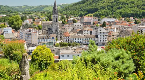 Jak dojechać do Lourdes z lotniska - najlepsze opcje transportu