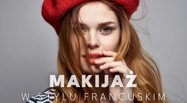 Kobieta w czerwonym beracie i paski na bluzce, zmysłowy makijaż francuski podkreślający usta.
