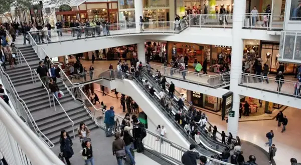Ile kosztuje wynajem lokalu w galerii? Sprawdź ukryte koszty!