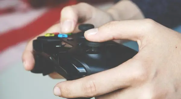Jak pobrać gry na Xbox 360 - legalne metody i uniknięcie problemów